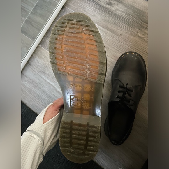Dr. marten shoes! In great condition. - Picture 2 of 3